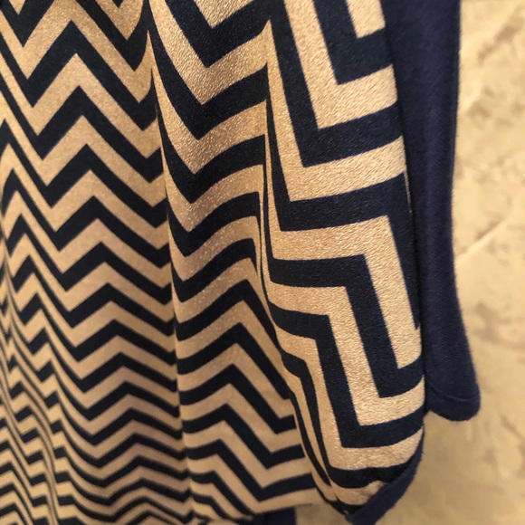 Bundle & save-3 for l$40. Cute chevron pattern. - Picture 5 of 6